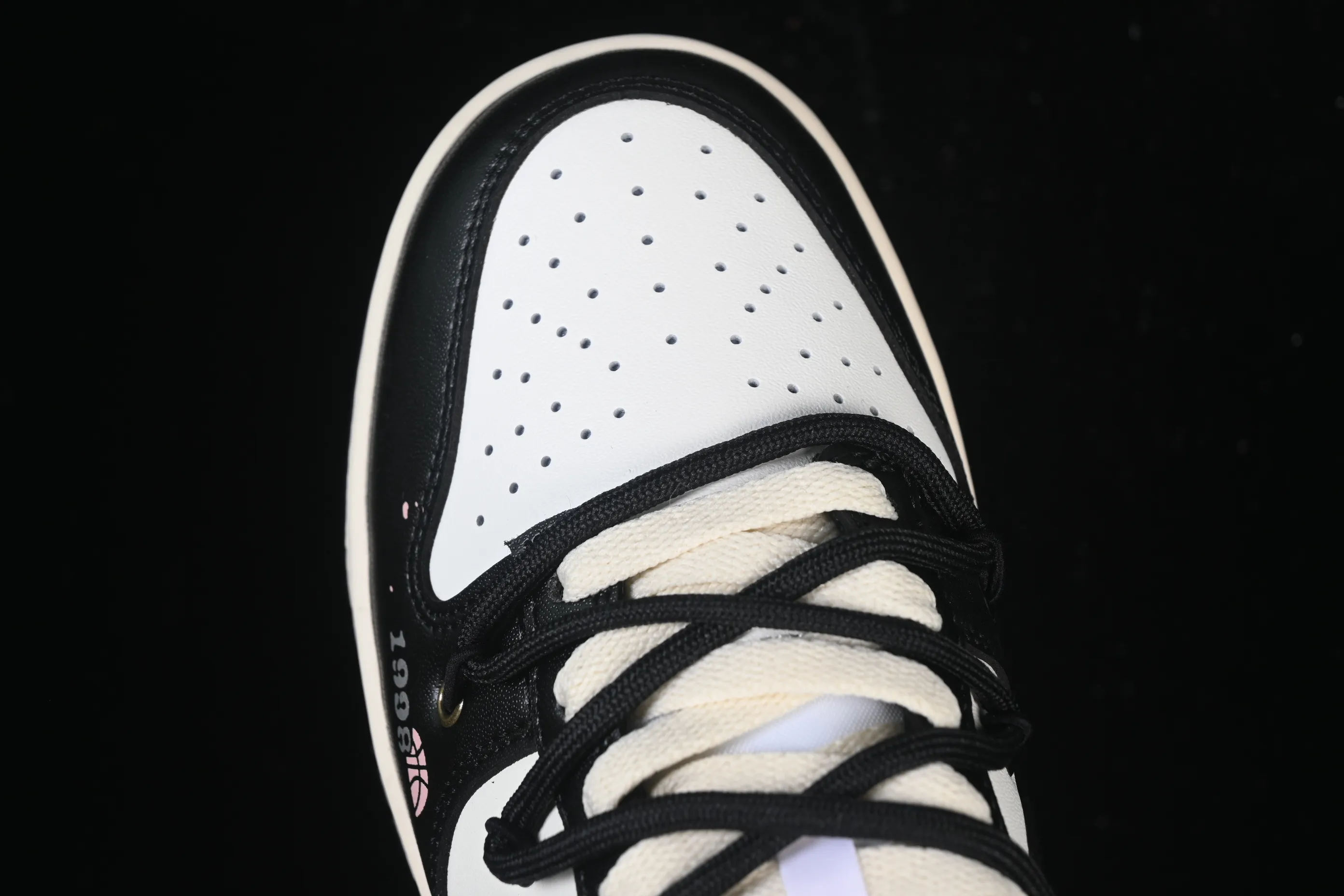 All categories Nk SB Dunk Series Nk SB Dunk Low High-end customized low-top sneakers Nike SB Dunk Low strap customization low-top casual sneakers DD1391-100
